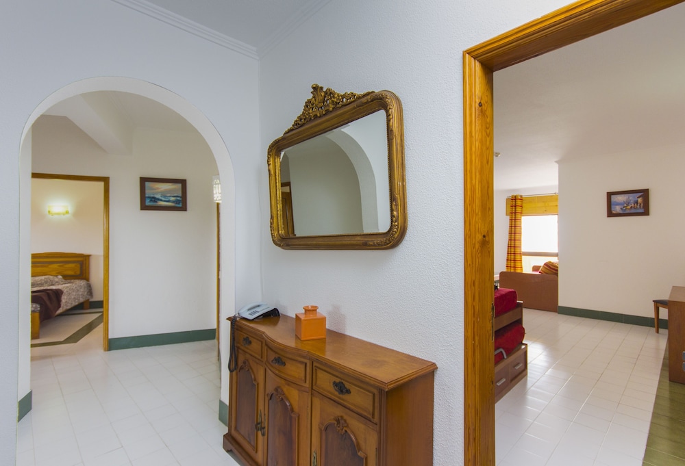 Choromar Apartments — Hotel rooms in Albufeira, Faro
