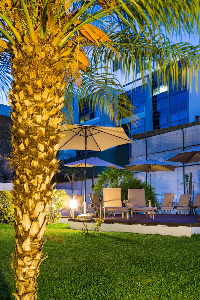Legendary Lisboa Suites — Hotel building in Lisbon, Lisboa