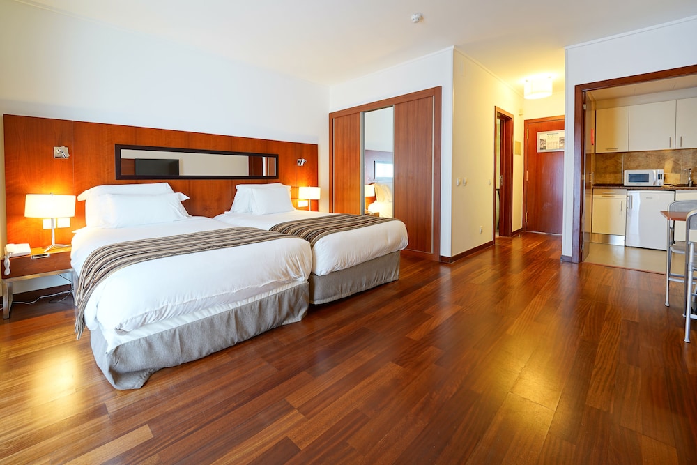 Legendary Lisboa Suites — Hotel rooms in Lisbon, Lisboa