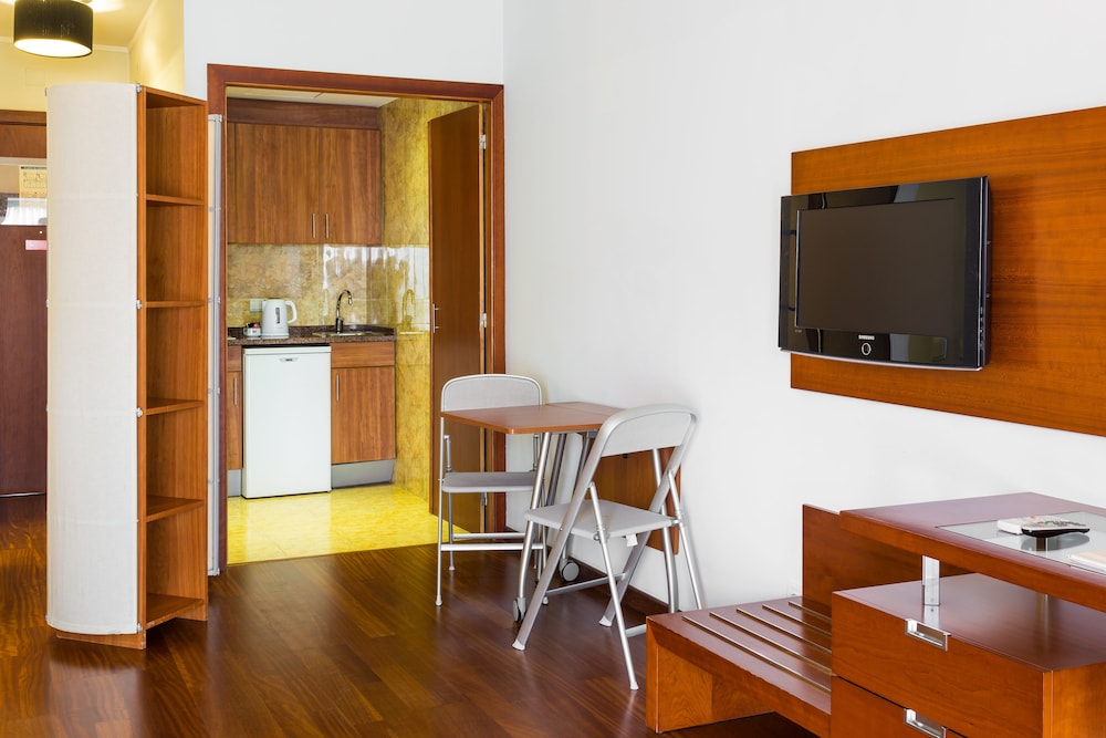 Legendary Lisboa Suites — Hotel rooms in Lisbon, Lisboa