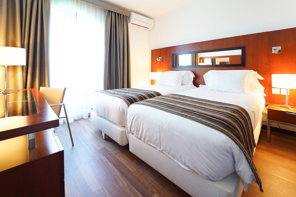 Legendary Lisboa Suites — Hotel rooms in Lisbon, Lisboa