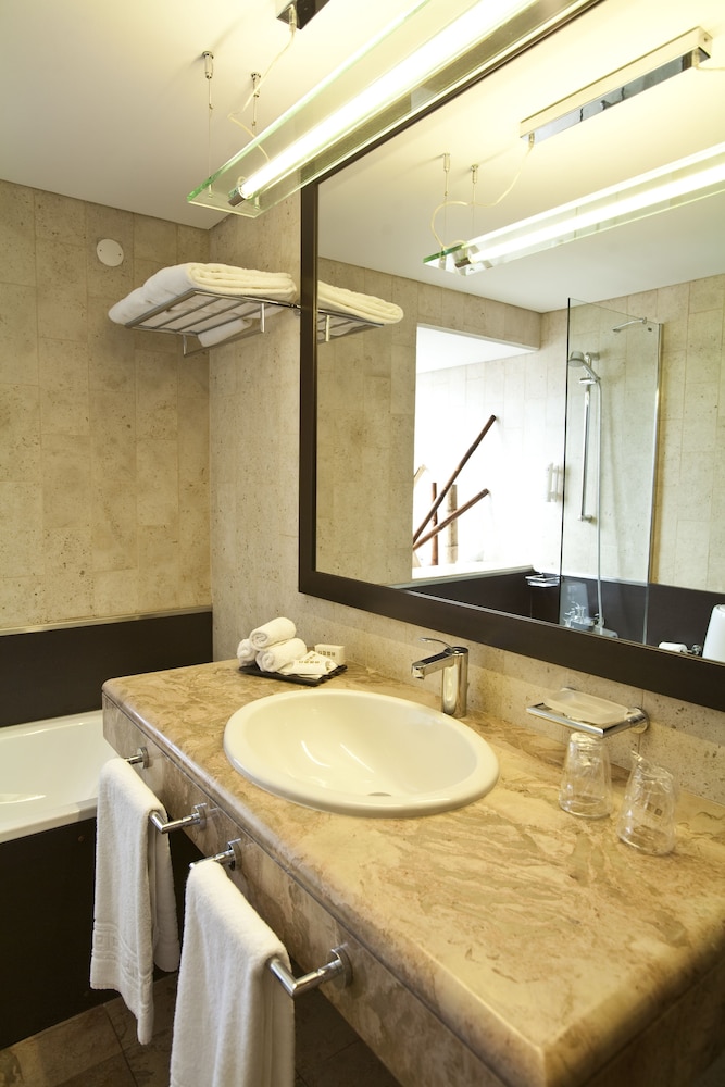 Legendary Lisboa Suites — Hotel rooms in Lisbon, Lisboa
