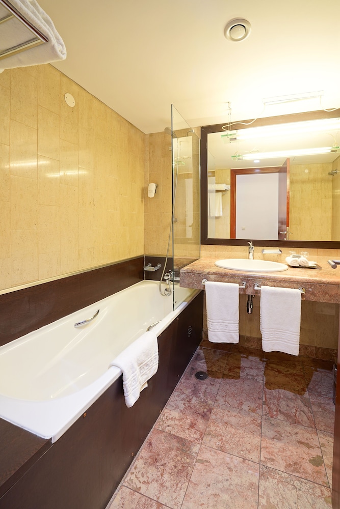 Legendary Lisboa Suites — Hotel rooms in Lisbon, Lisboa