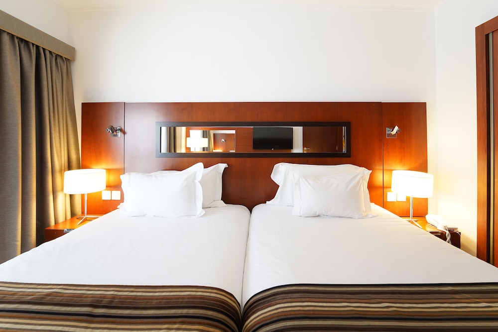 Legendary Lisboa Suites — Hotel rooms in Lisbon, Lisboa