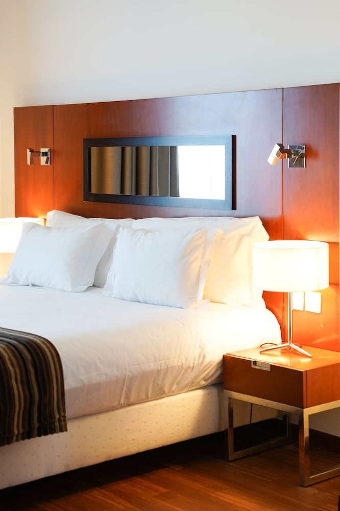 Legendary Lisboa Suites — Hotel rooms in Lisbon, Lisboa