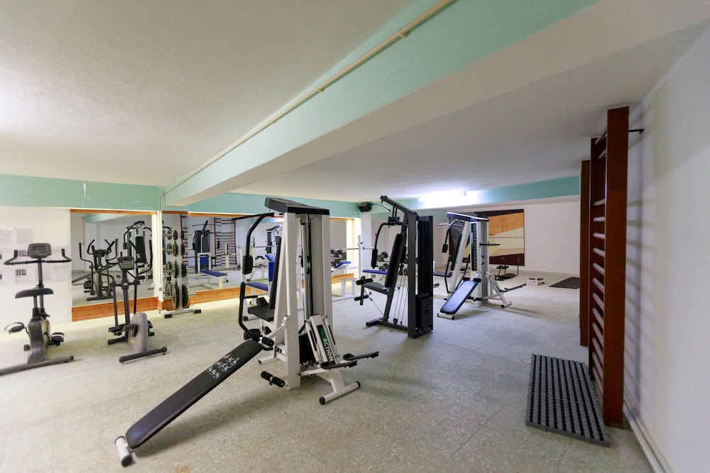 Clube Maria Luisa — Sports & recreation in Albufeira, Faro