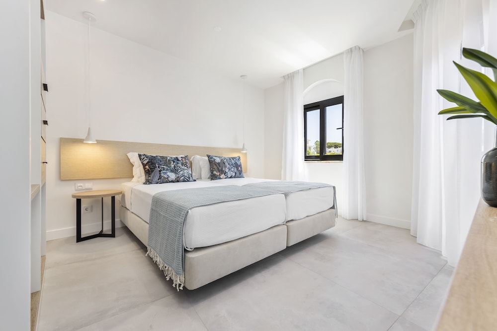 Clube Maria Luisa — Hotel rooms in Albufeira, Faro