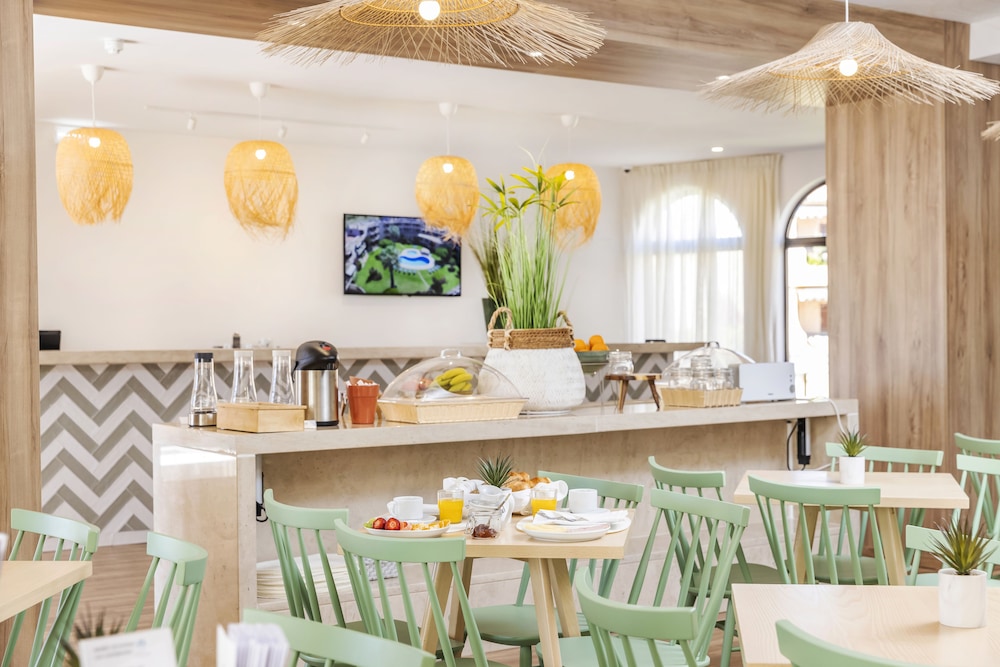 Clube Maria Luisa — Restaurant & bars in Albufeira, Faro