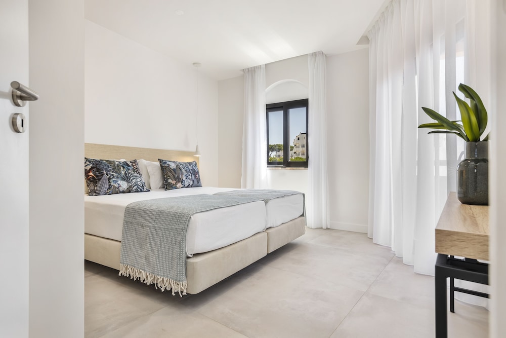 Clube Maria Luisa — Hotel rooms in Albufeira, Faro