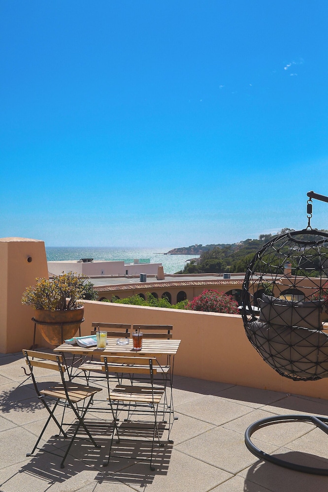 Clube Maria Luisa — Restaurant & bars in Albufeira, Faro