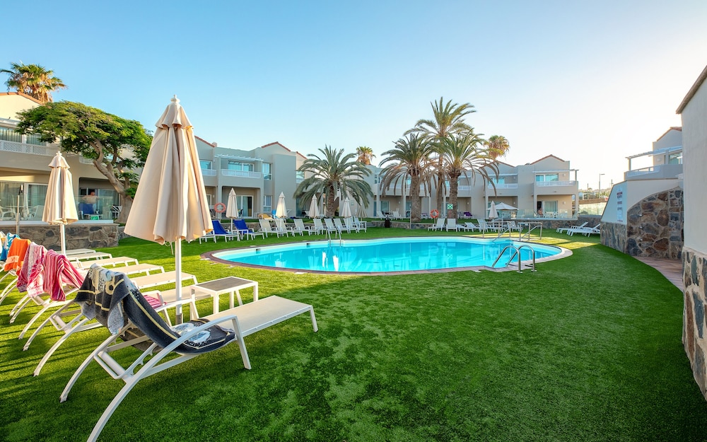 Apartamentos LIVVO Koala Garden — Swimming pool in Maspalomas, Canary Islands