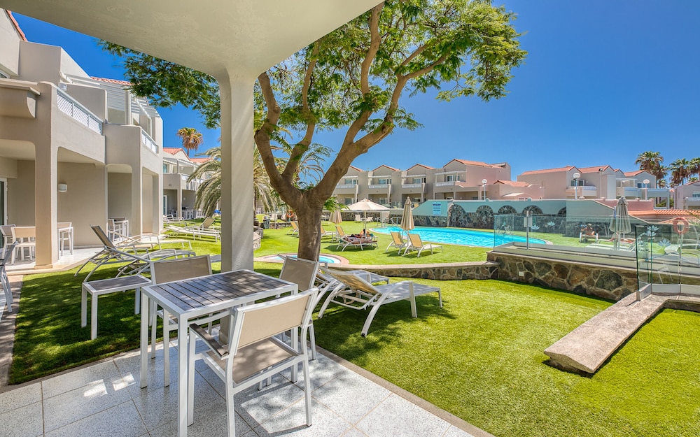 Apartamentos LIVVO Koala Garden — Swimming pool in Maspalomas, Canary Islands