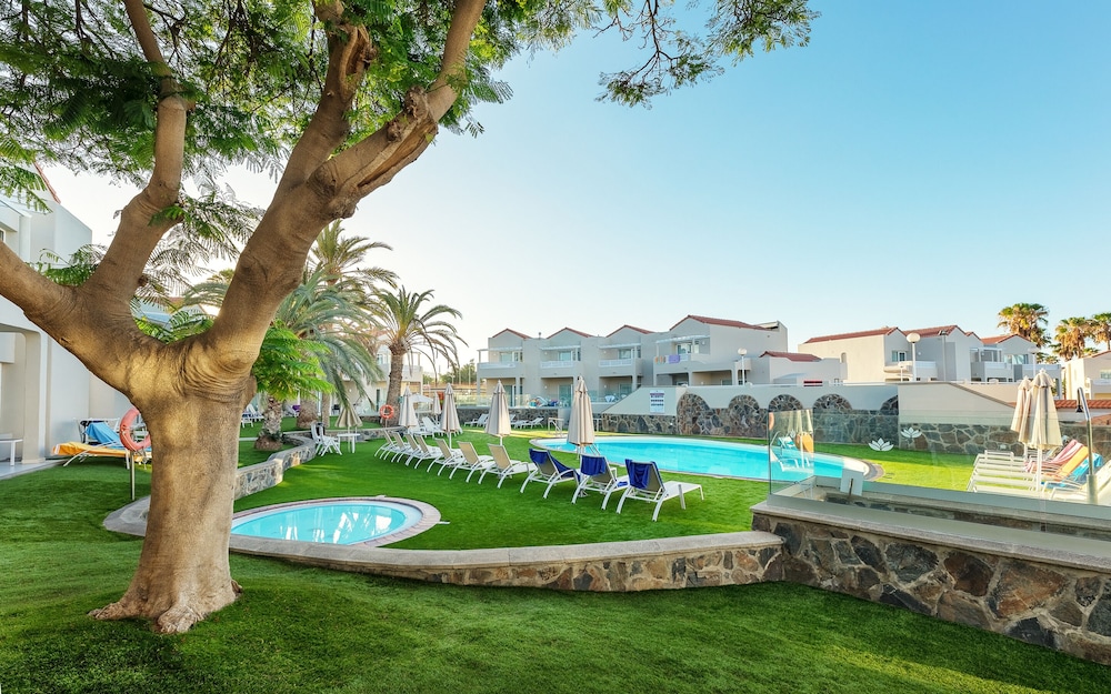 Apartamentos LIVVO Koala Garden — Swimming pool in Maspalomas, Canary Islands