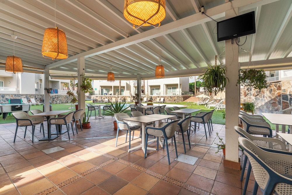 Apartamentos LIVVO Koala Garden — Restaurant & bars in Maspalomas, Canary Islands