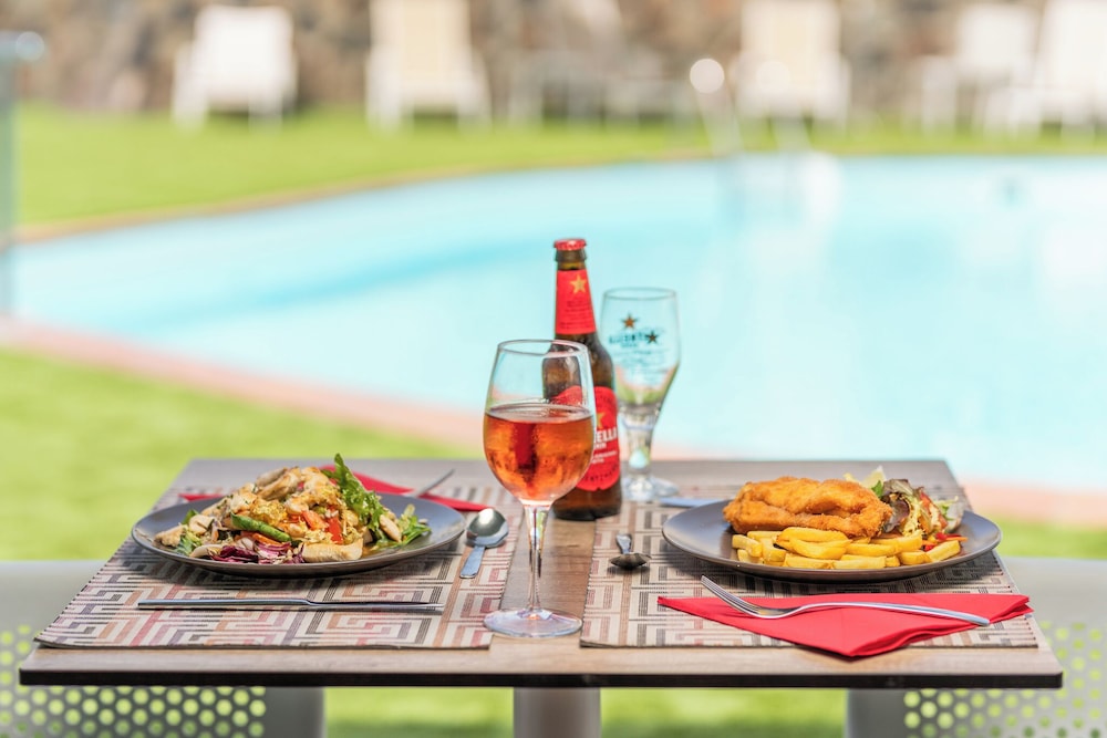 Apartamentos LIVVO Koala Garden — Restaurant & bars in Maspalomas, Canary Islands