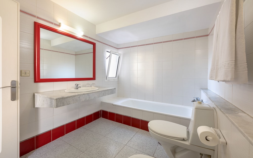 Apartamentos LIVVO Koala Garden — Hotel rooms in Maspalomas, Canary Islands