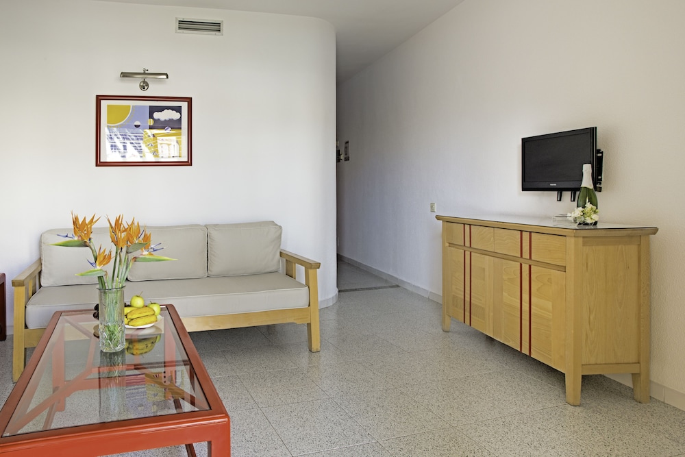 Apartamentos LIVVO Koala Garden — Hotel rooms in Maspalomas, Canary Islands