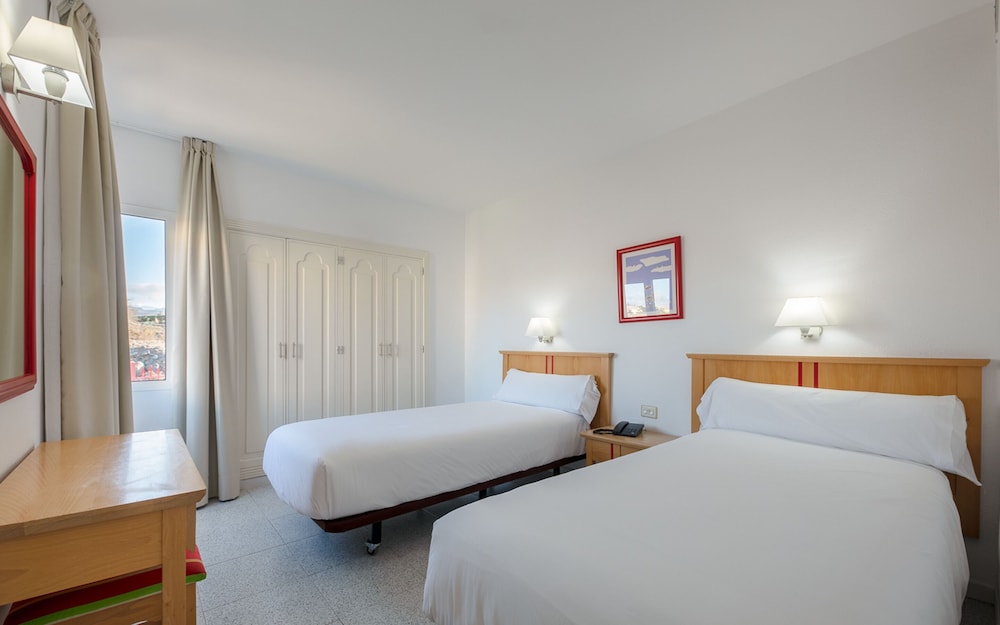 Apartamentos LIVVO Koala Garden — Hotel rooms in Maspalomas, Canary Islands