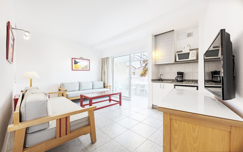 Apartamentos LIVVO Koala Garden — Hotel rooms in Maspalomas, Canary Islands