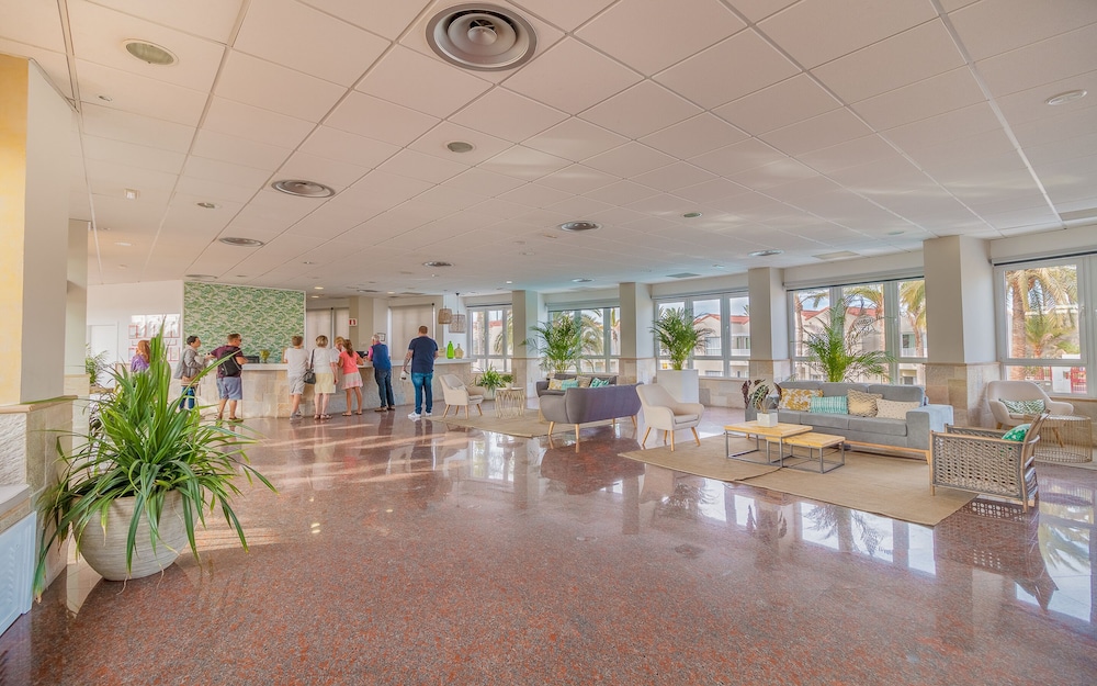 Apartamentos LIVVO Koala Garden — Hotel building in Maspalomas, Canary Islands