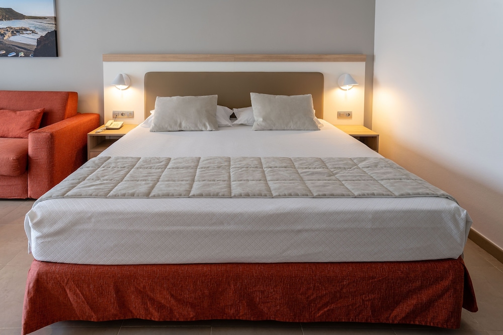 Hotel Lanzarote Village — Hotel rooms in Puerto del Carmen, Canary Islands