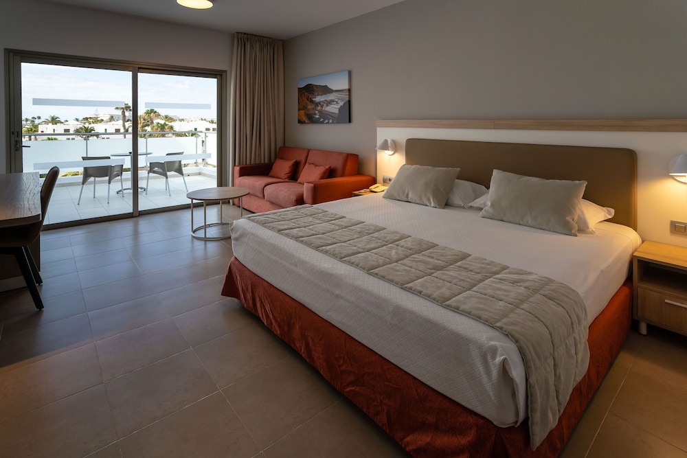 Hotel Lanzarote Village — Hotel rooms in Puerto del Carmen, Canary Islands
