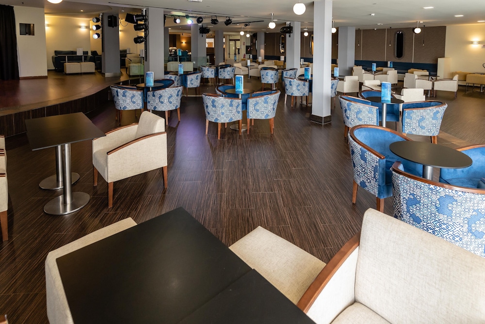 Hotel Lanzarote Village — Restaurant & bars in Puerto del Carmen, Canary Islands