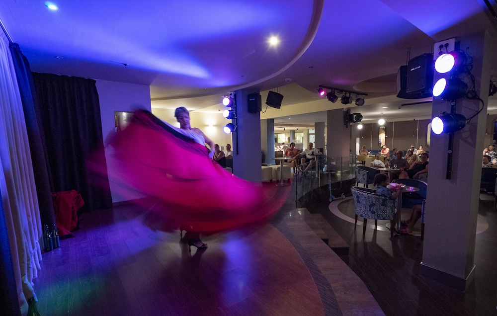 Hotel Lanzarote Village — Restaurant & bars in Puerto del Carmen, Canary Islands