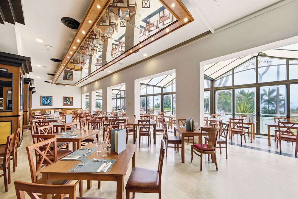 Bahia Principe Explore San Felipe - Hyatt Inclusive Collection — Restaurant & bars in Puerto de la Cruz, Canary Islands