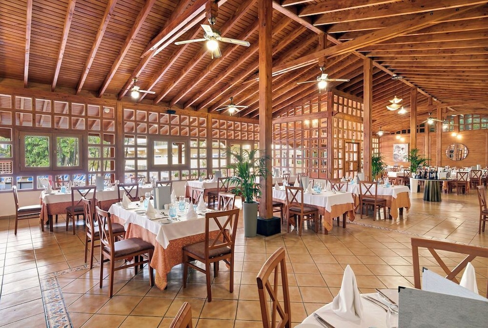 Bahia Principe Explore San Felipe - Hyatt Inclusive Collection — Restaurant & bars in Puerto de la Cruz, Canary Islands