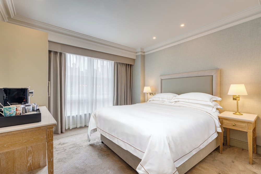 Brooks Hotel — Hotel rooms in Dublin, Dublin City