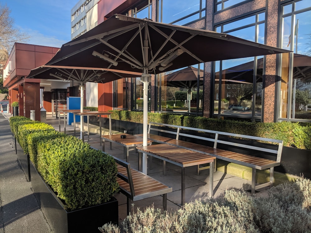 Clayton Hotel Burlington Road — Restaurant & bars in Dublin, Dublin City
