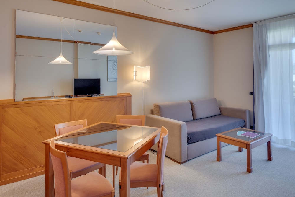 Hotel Caesius Thermae & Spa Resort — Hotel rooms in Bardolino, Veneto