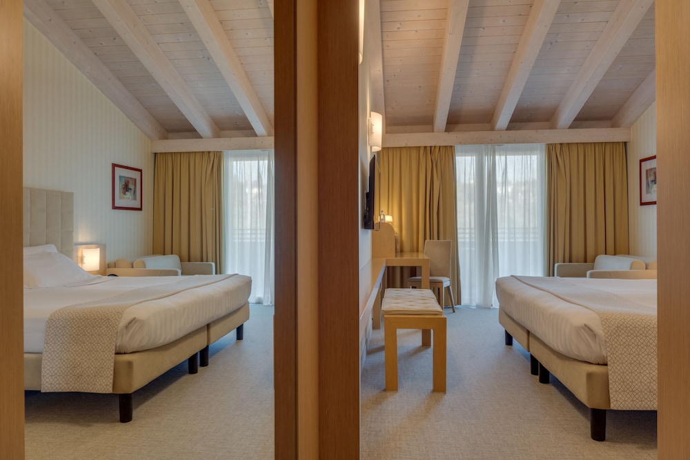 Hotel Caesius Thermae & Spa Resort — Hotel rooms in Bardolino, Veneto