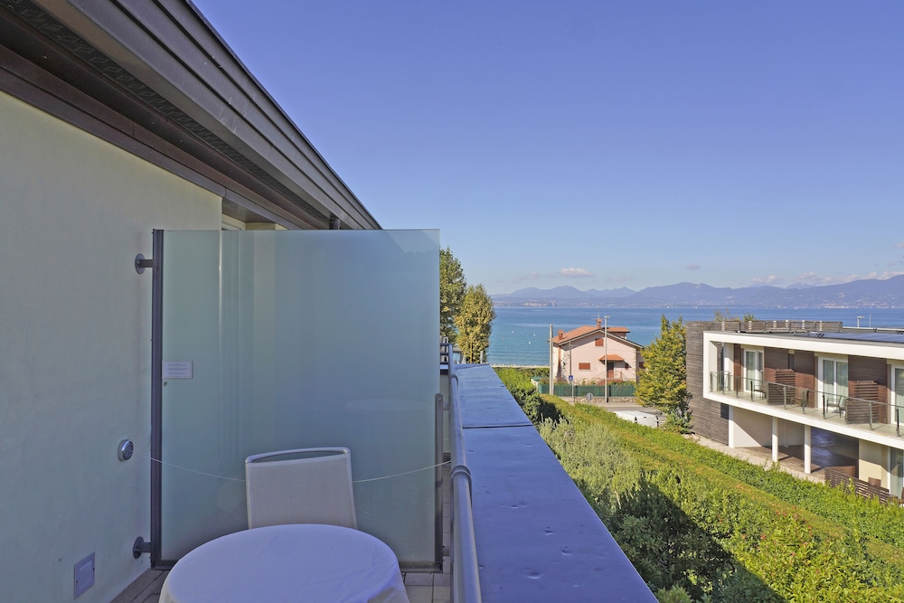 Hotel Caesius Thermae & Spa Resort — Hotel rooms in Bardolino, Veneto