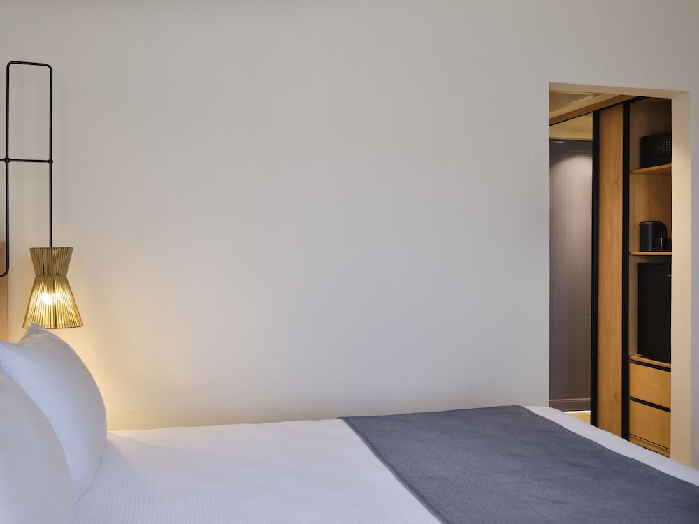 Atlantica Ocean Beach Resort - All inclusive — Hotel rooms in Platanias