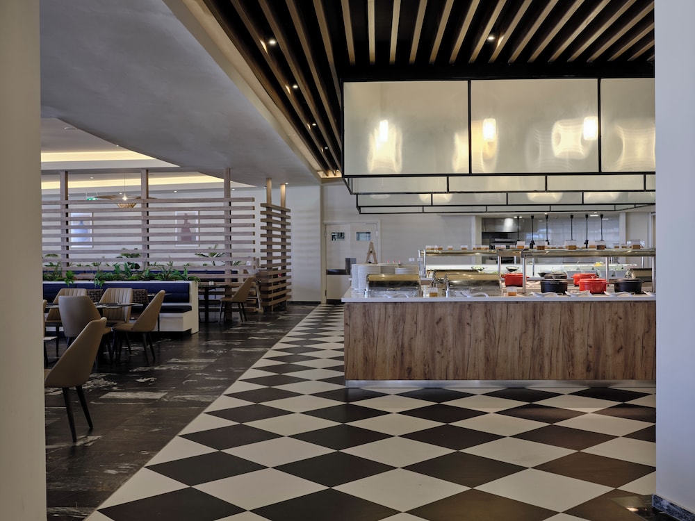 Atlantica Ocean Beach Resort - All inclusive — Restaurant & bars in Platanias