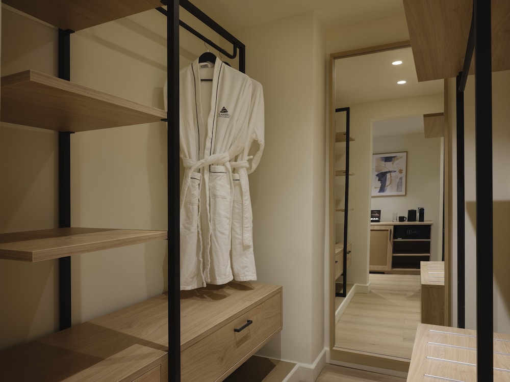 Atlantica Ocean Beach Resort - All inclusive — Hotel rooms in Platanias