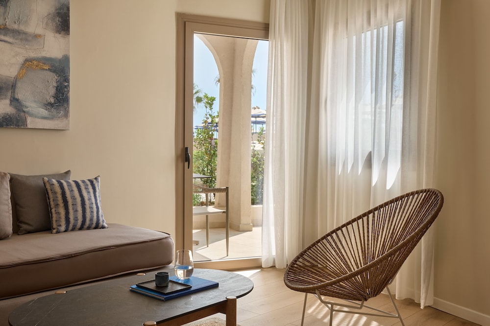 Atlantica Ocean Beach Resort - All inclusive — Hotel rooms in Platanias