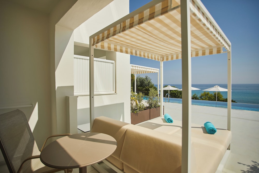 AluaSoul Zakynthos- Adults Only - All Inclusive - Hyatt Inclusive Collection — Swimming pool in Tsilivi, Ionian Islands