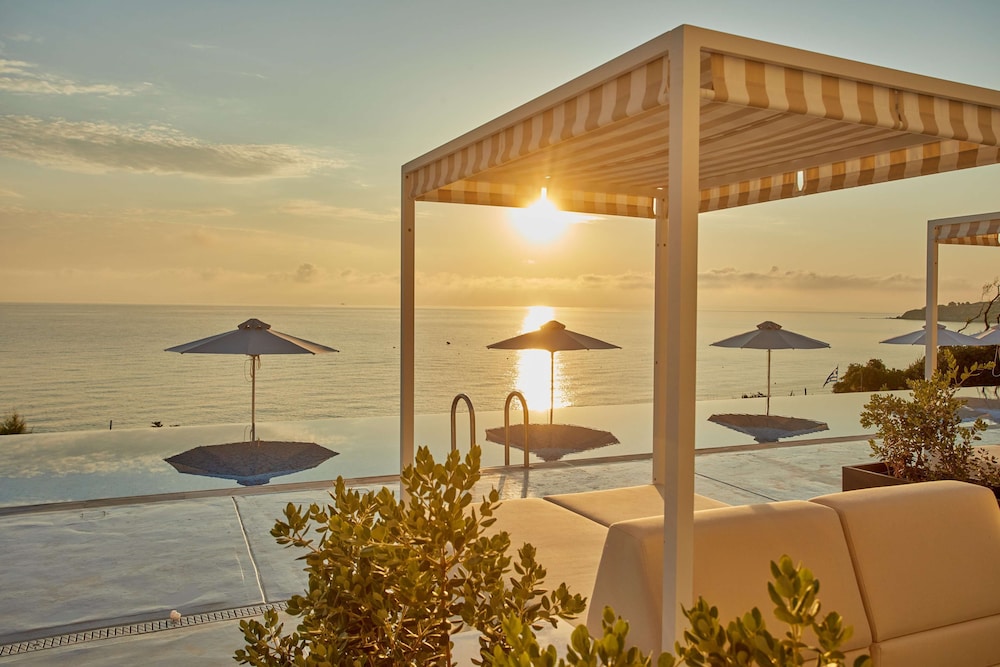 AluaSoul Zakynthos- Adults Only - All Inclusive - Hyatt Inclusive Collection — Swimming pool in Tsilivi, Ionian Islands