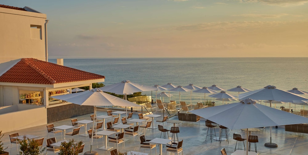 AluaSoul Zakynthos- Adults Only - All Inclusive - Hyatt Inclusive Collection — Restaurant & bars in Tsilivi, Ionian Islands