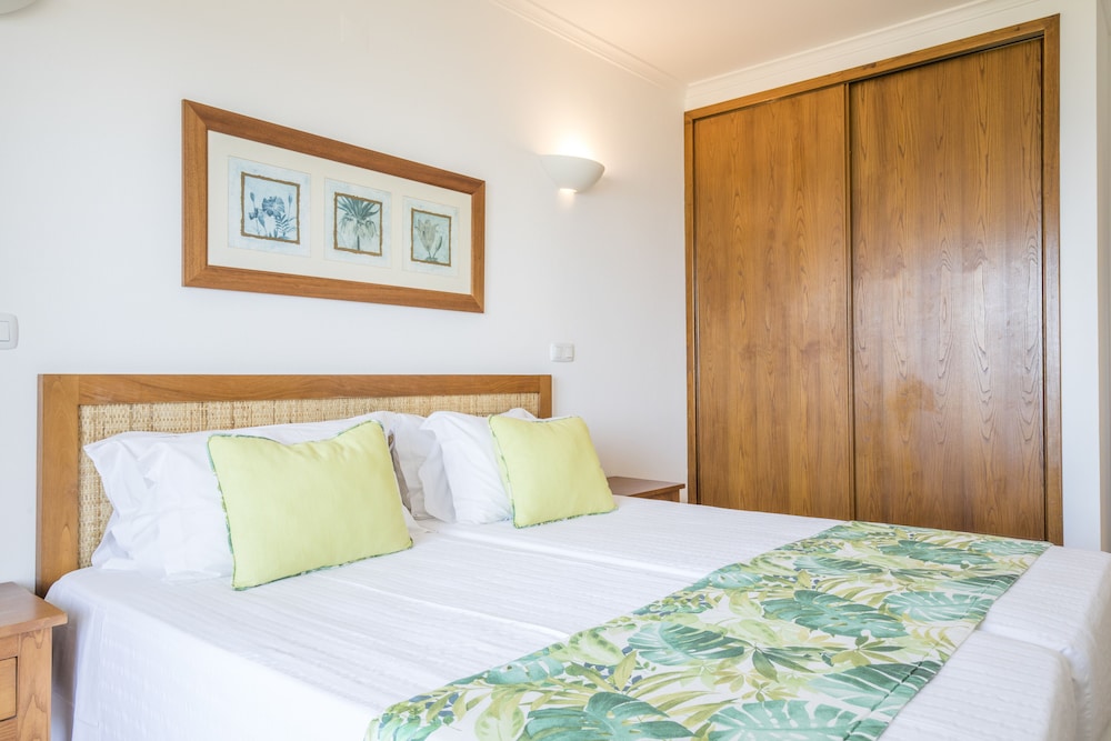 Hotel Clube Porto Mos — Hotel rooms in Lagos, Faro