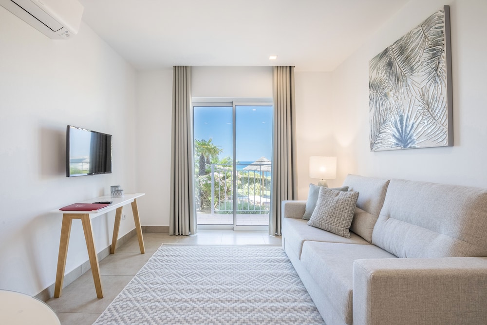Hotel Clube Porto Mos — Hotel rooms in Lagos, Faro