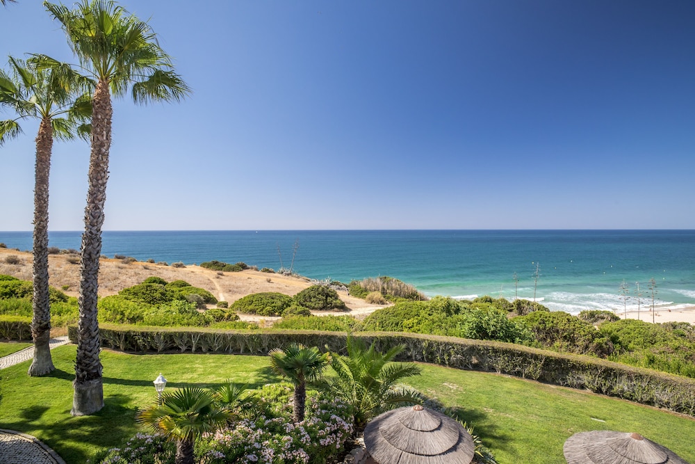 Hotel Clube Porto Mos — Beach in Lagos, Faro