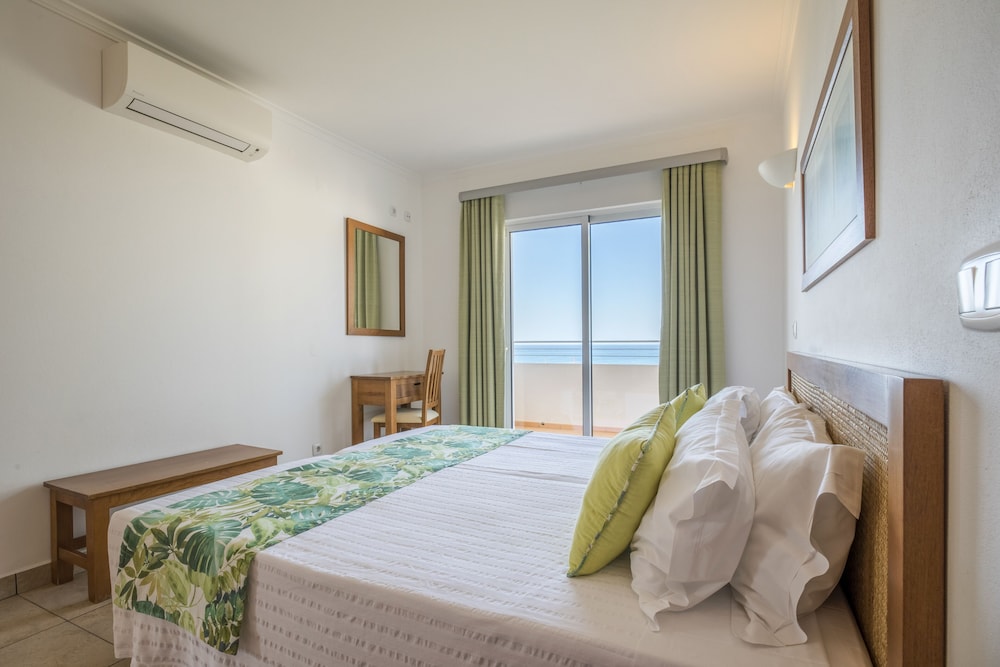 Hotel Clube Porto Mos — Hotel rooms in Lagos, Faro