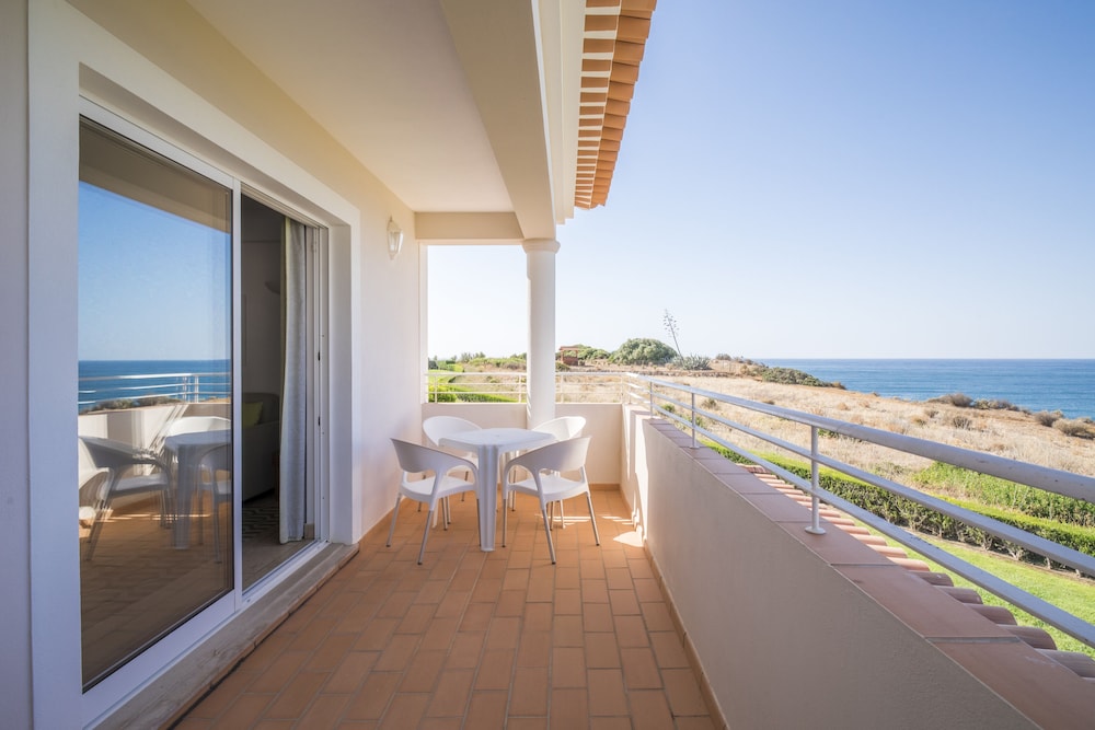 Hotel Clube Porto Mos — Hotel rooms in Lagos, Faro