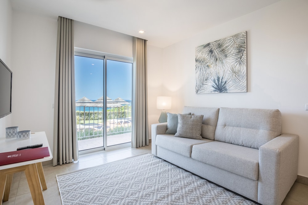 Hotel Clube Porto Mos — Hotel rooms in Lagos, Faro