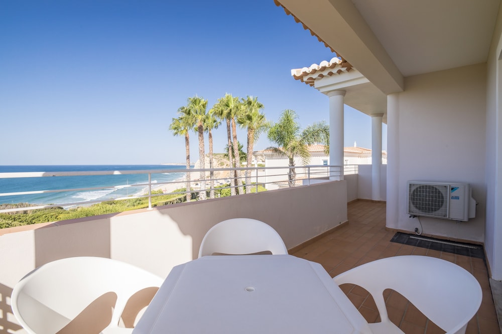 Hotel Clube Porto Mos — Beach in Lagos, Faro