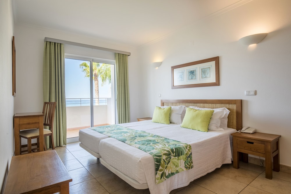Hotel Clube Porto Mos — Hotel rooms in Lagos, Faro